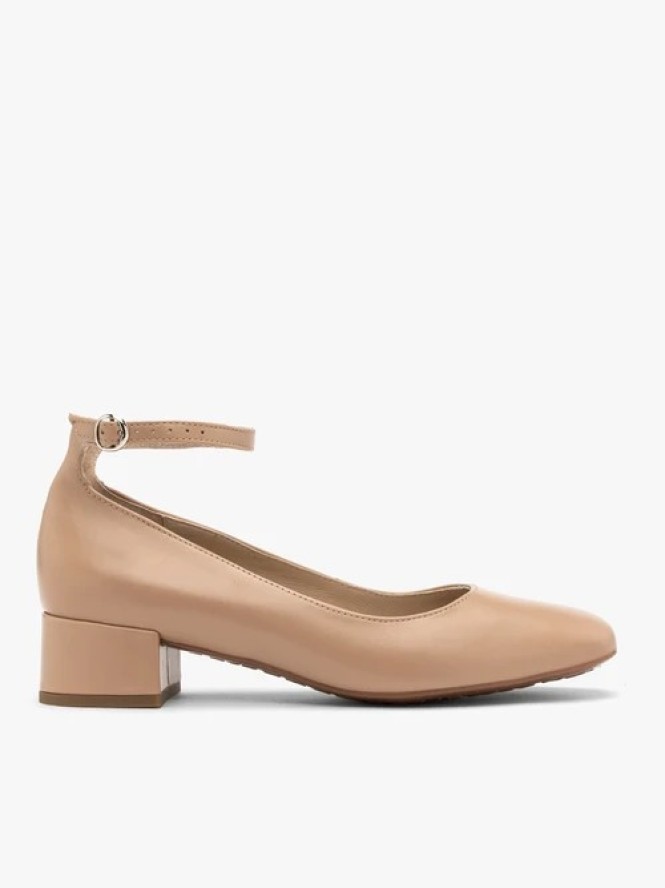 Beżowe czółenka z paskiem wokół kostki