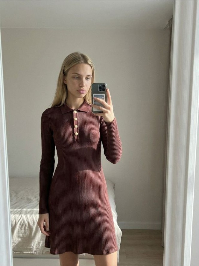 Sukienka mini z kołnierzykiem - bordowy