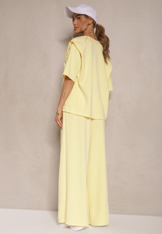 Żółty Komplet z Wiskozą T-shirt z Dekoltem w Serek i Spodnie o Szerokim Kroju Zevline