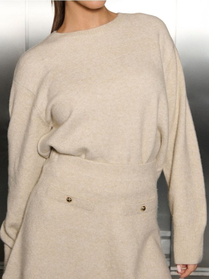 Sweter ze złotymi detalami - beżowy