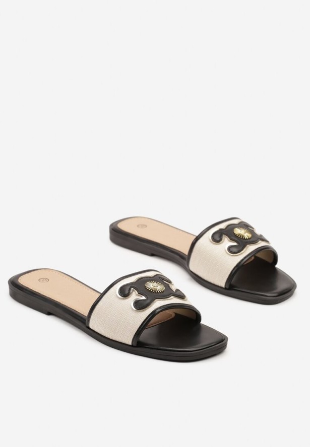 Czarne Klapki z Metalowym Detalem Elliannae