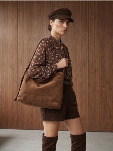 Torba hobo z imitacji zamszu - brązowy