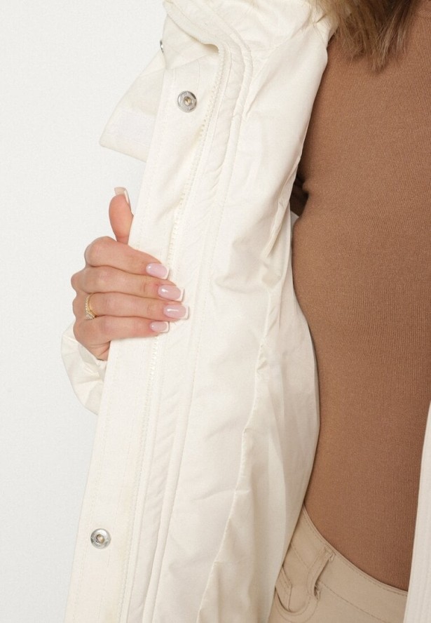 Beżowa Oversizowa Kurtka Bomberka z Kapturem i Ozdobnymi Kieszeniami Nalana