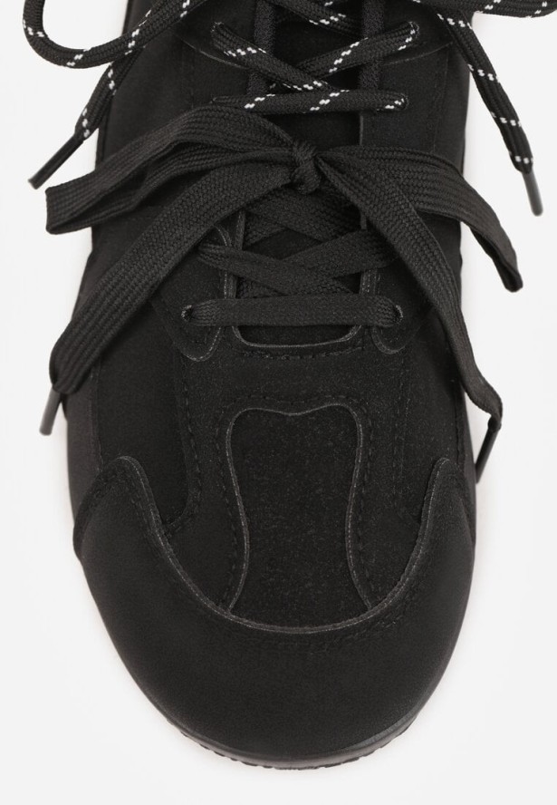 Czarne Sneakersy z Podwójnym Sznurowaniem i Geometrycznymi Wstawkami Adrearah