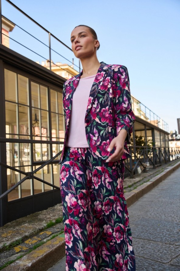 Marynarka w kwiaty granatowa