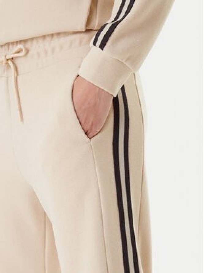 EA7 Emporio Armani Spodnie dresowe 7W000568 AF15528 U1046 Beżowy Relaxed Fit