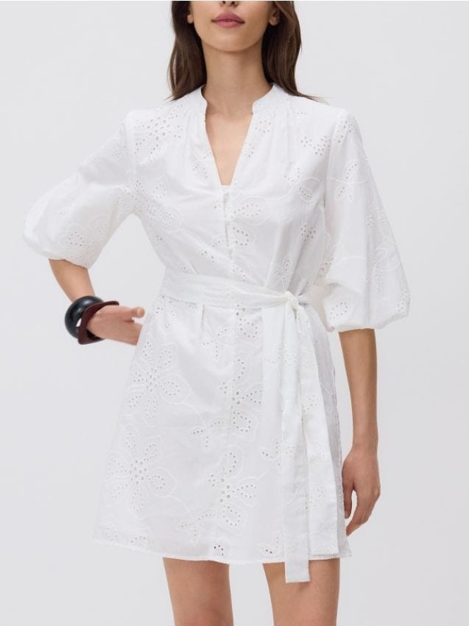 Ażurowa sukienka mini - biały