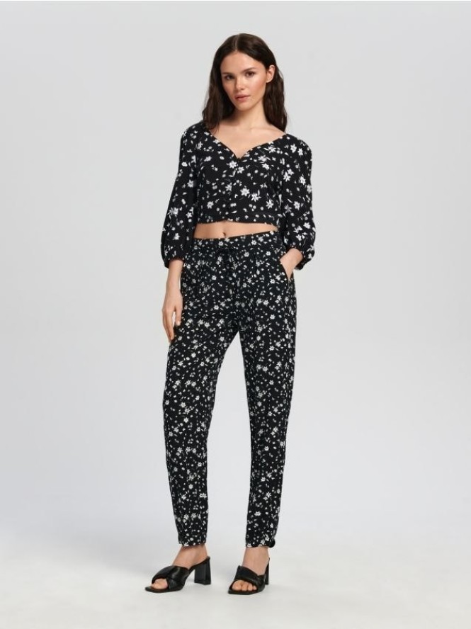 Spodnie z wiązaniem - czarny