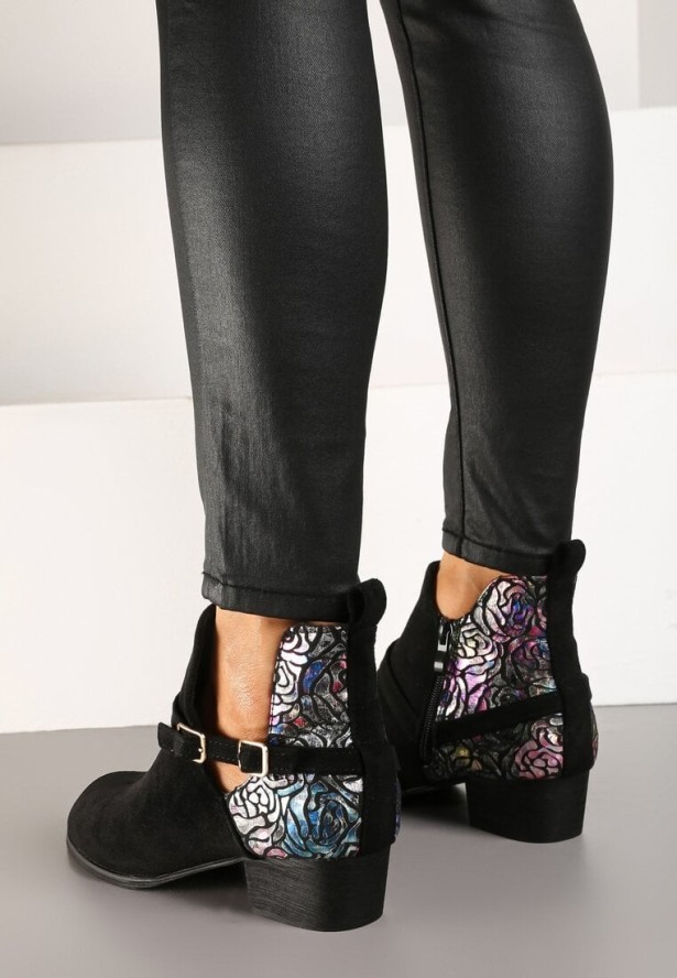 Czarne Botki Vices na Obcasie Ozdobione Kwiatowym Motywem Selatea