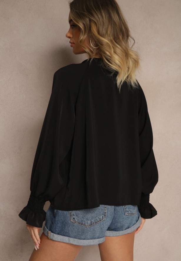 Czarna Bluzka Ozdobiona Marszczeniem Emirana