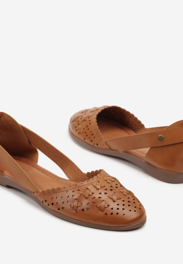 Brązowe Balerinki z Ażurowymi Zdobieniami i Wycięciami Damitta