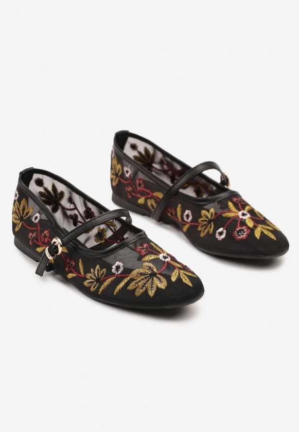 Czarne Balerinki z Siateczki Ozdobione Haftem Zapinane na Sprzączkę Danilea