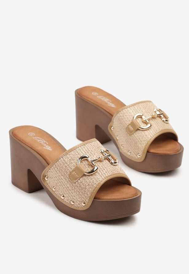 Ciemnobeżowe Klapki na Platformie i Obcasie Ozdobione Klamrą Liloti