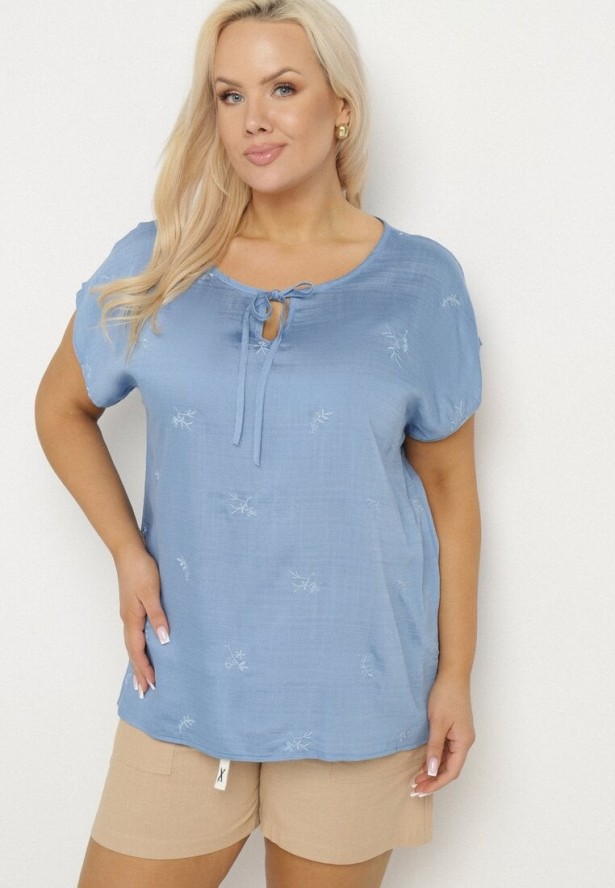 Niebieska Bluzka z Haftem i Sznurkiem Przy Dekolcie Mepaya