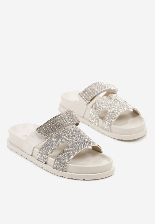 Białe Klapki Ozdobione Wycięciami i Cyrkoniami Sonavelia