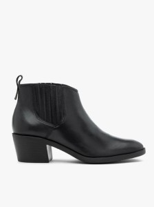 Czarne krótkie sztyblety ze skóry licowej