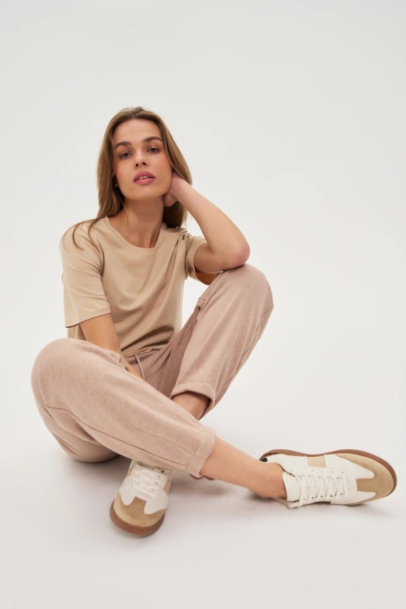 Spodnie dresowe beżowe