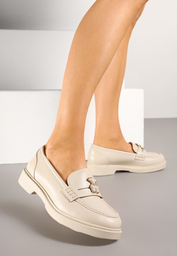 Beżowe Mokasyny ze Skórzaną Wkładką i Aplikacją Odilisa