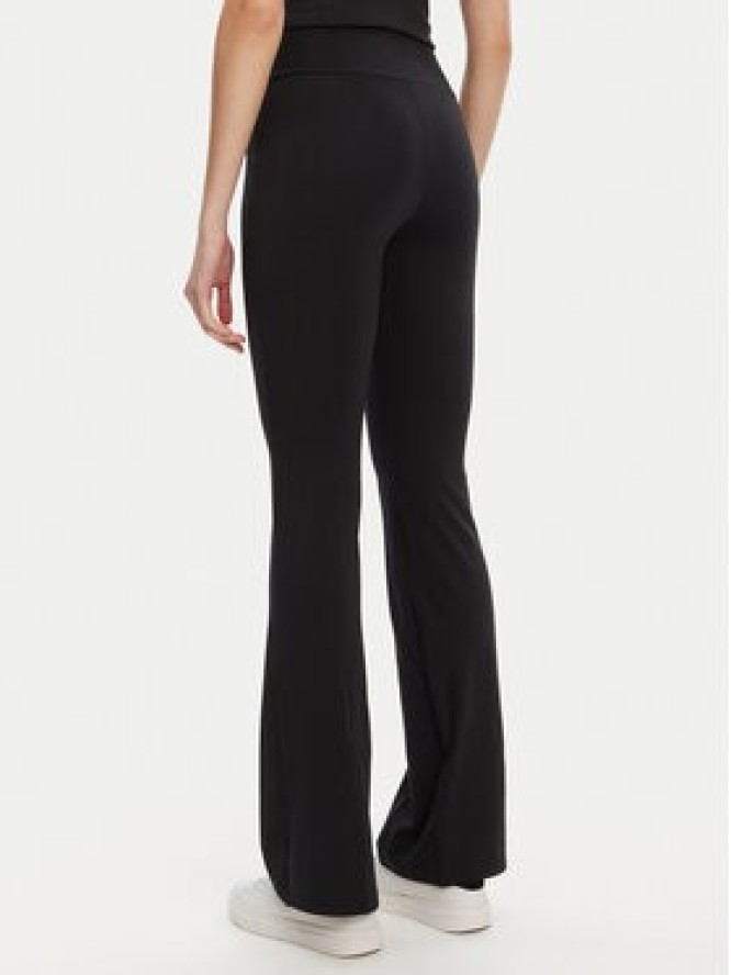 Guess Spodnie dresowe V5RB15 KCD02 Czarny Regular Fit