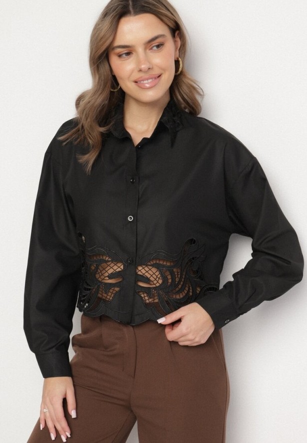 Czarna Krótka Koszula Oversize z Wiskozą Zdobiona Ażurowymi Wstawkami Calbia