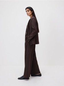 Luźne spodnie z zakładkami - ciemnobrązowy