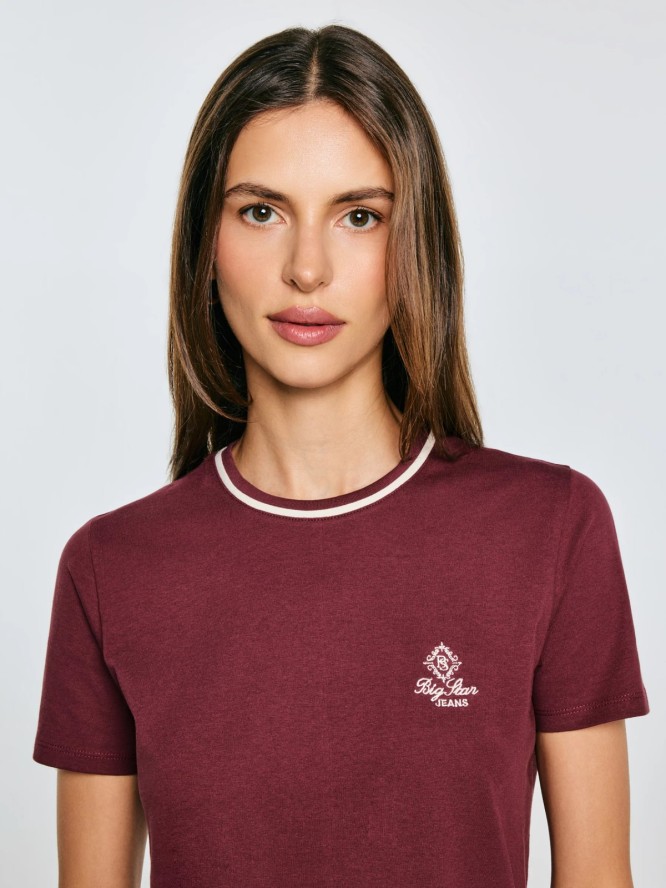 Koszulka damska z haftem na piersi bordowa Lemorse 604