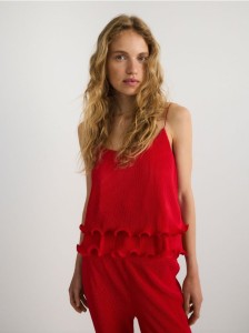 Krótka plisowana bluzka - czerwony