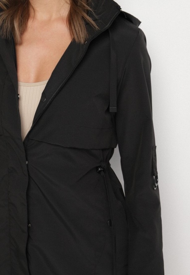 Czarna Kurtka Parka z Kapturem Odpinanym w Stylu Utility Janiora