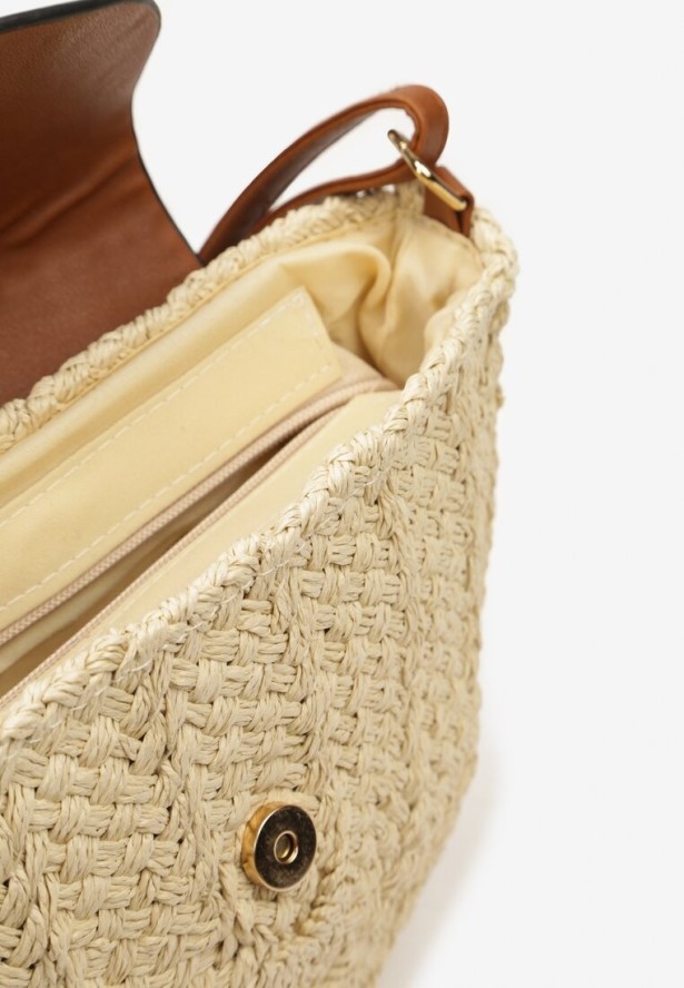 Jasnobeżowa Torebka Boho z Plecionki z Klapką i Paskiem z Imitacji Skóry Varya