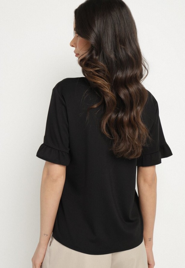 Czarna Bluzka z Dekoltem w Serek z Wiskozą Zdobiona Falbankami przy Rękawach Aliriva