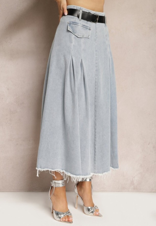 Jasnoniebieska Rozkloszowana Spódnica Jeansowa z Paskiem w Komplecie Grinna