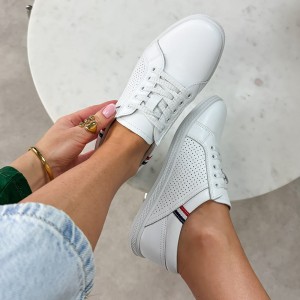 Białe ażurowe skórzane półbuty damskie Cambell 94303