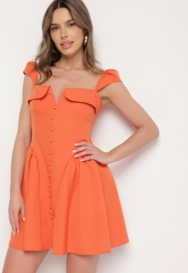Pomarańczowa Rozkloszowana Sukienka z Ozdobnym Dekoltem i Guzikami Salasesia