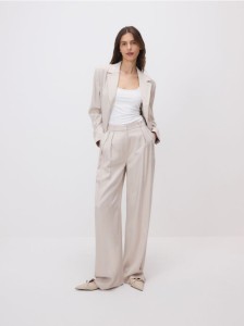 Błyszczące spodnie z wiskozą - beżowy