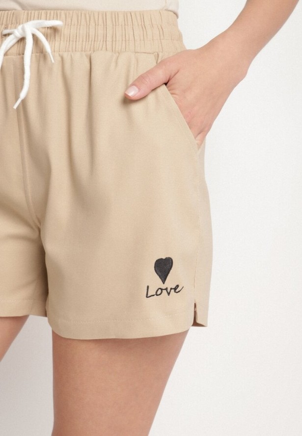 Beżowe Dresowe Szorty o Prostym Kroju z Wiązaniem i Kieszeniami Foladea