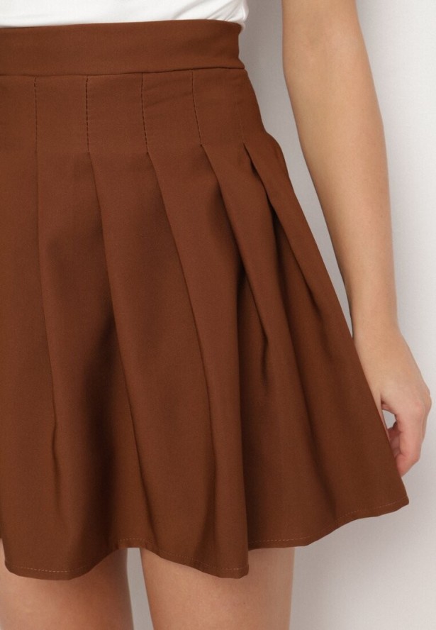 Brązowa Spódnica Mini z Zakładkami Colraci