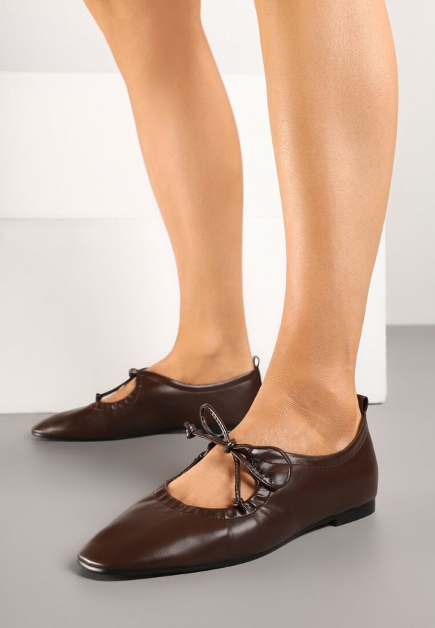 Brązowe Balerinki z Wiązanymi Rzemykami Julimaria