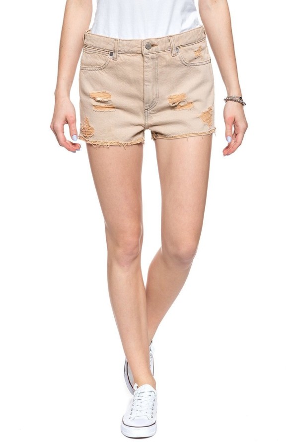 DAMSKIE SPODENKI WRANGLER THE SHORT SANDY BLUSH W27XRJ249 112128208