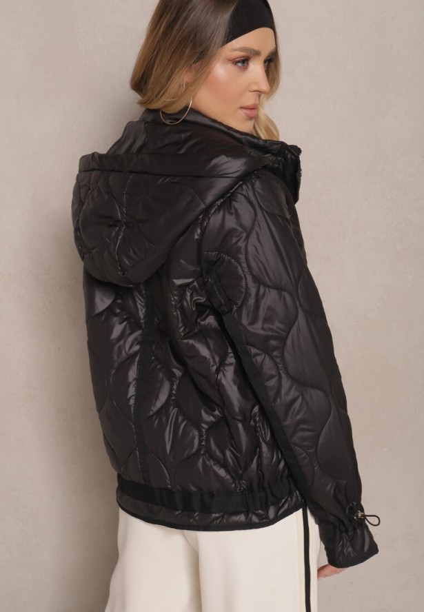 Czarna Pikowana Kurtka z Kieszeniami i Odpinanym Kapturem Eranela