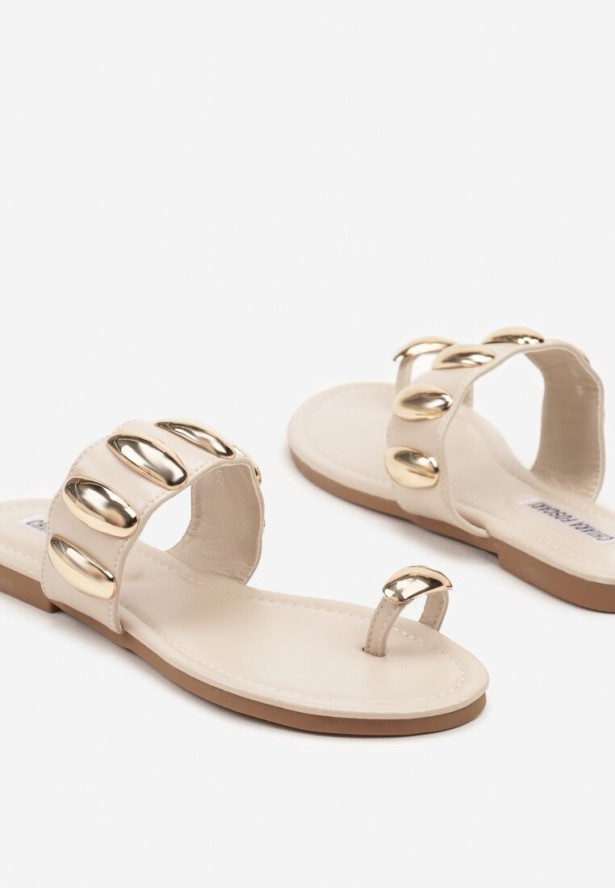 Beżowe Klapki Japonki Ozdobione Metalicznymi Aplikacjami Deviane