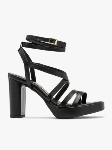 Czarne sandały z ozdobnych paseczków