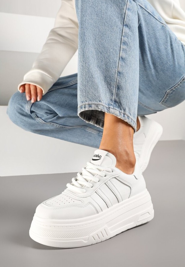 Białe Sneakersy na Grubej Podeszwie z Perforacją i Paskami Fonistia