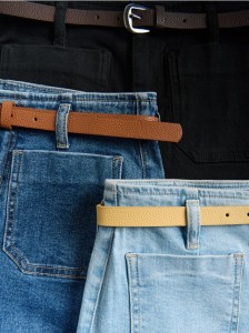 Jeansy wide leg z paskiem - niebieski