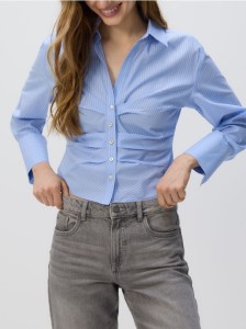 Bawełniana koszula z drapowaniem - jasnoniebieski