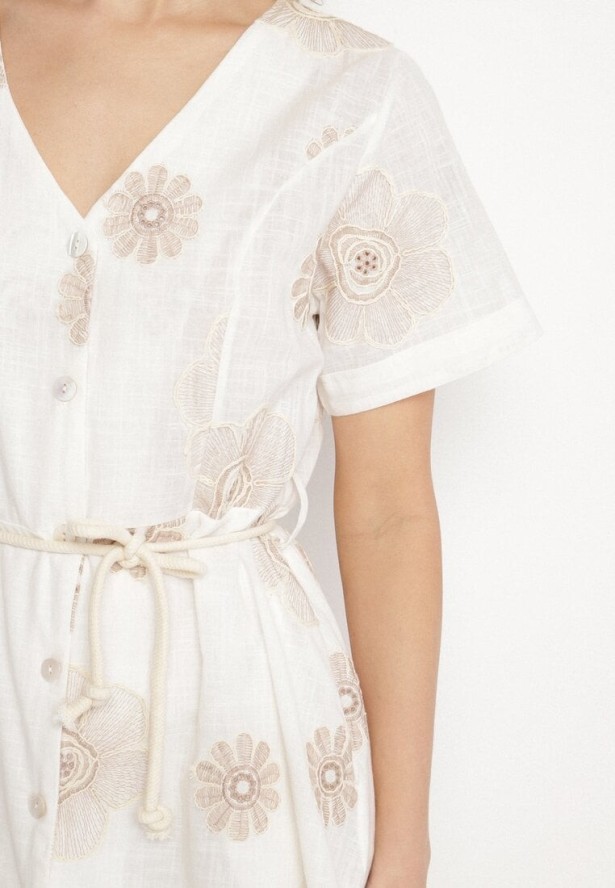 Biała Sukienka w Stylu Boho w Haftowane Kwiaty ze Sznurkiem Evionis