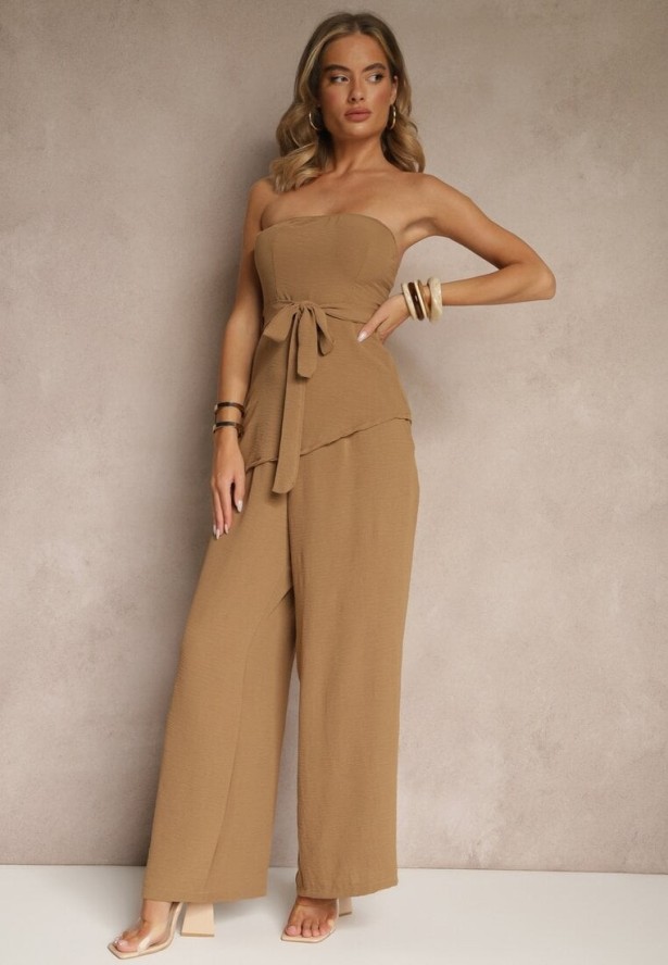 Jasnobrązowy Komplet Spodnie o Szerokim Kroju i Asymetryczna Bluzka Ralinessa