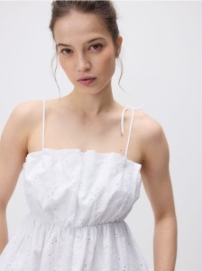 Ażurowy top na ramiączkach - biały