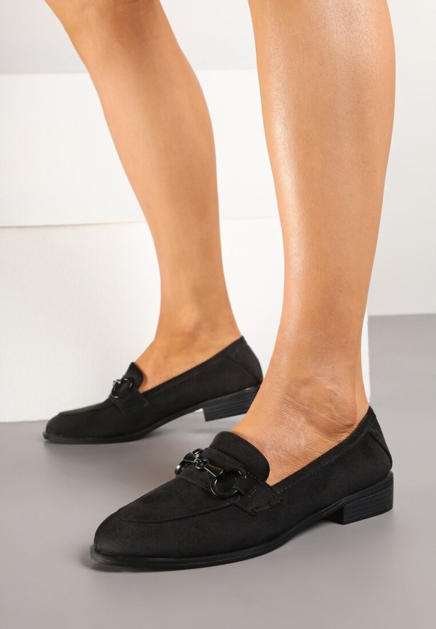 Czarne Mokasyny Vices z Wkładką ze Skóry Naturalnej Zdobione Łańcuszkiem Delariona