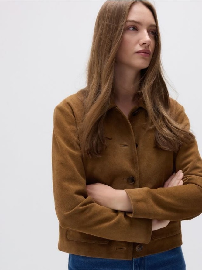 Zamszowa kurtka z kieszeniami - kremowy