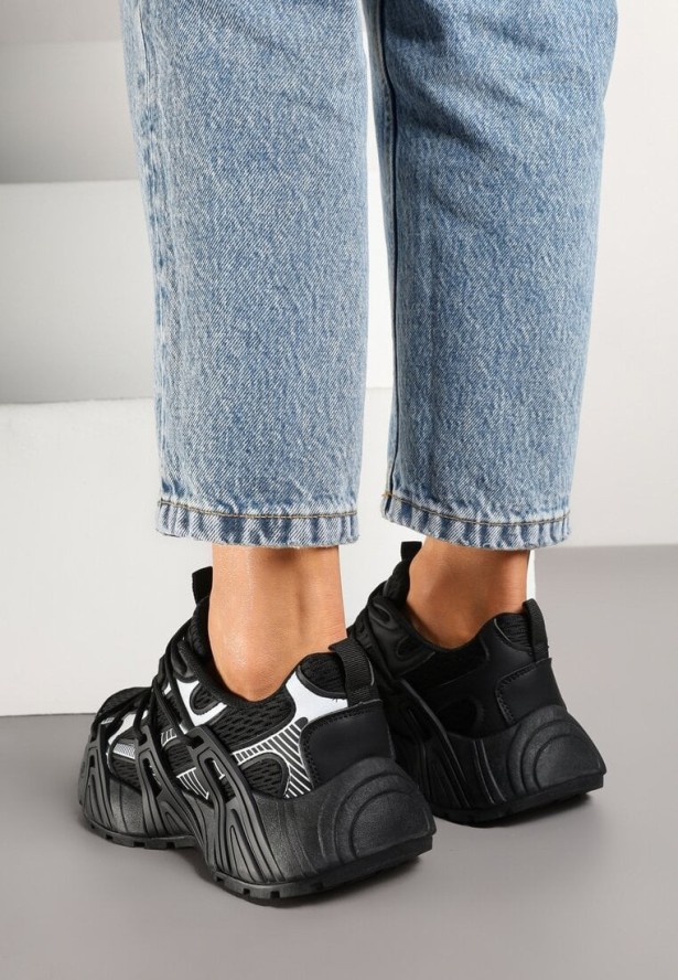 Czarne Sneakersy z Ozdobnym Sznurowaniem i Tłoczoną Podeszwą Nurilune